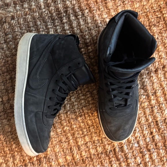 john elliott vandal black